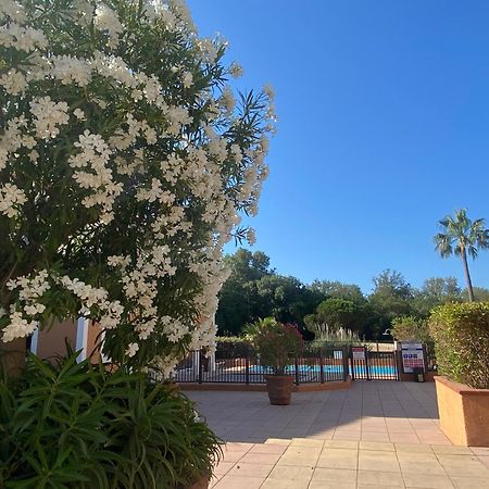 2 Bedrooms, 15 Min Walk To Beach, Ac, Pool & Fiber Internet In A Quiet, Private Gated Domain 5Kms To St Tropez Коголен Екстер'єр фото