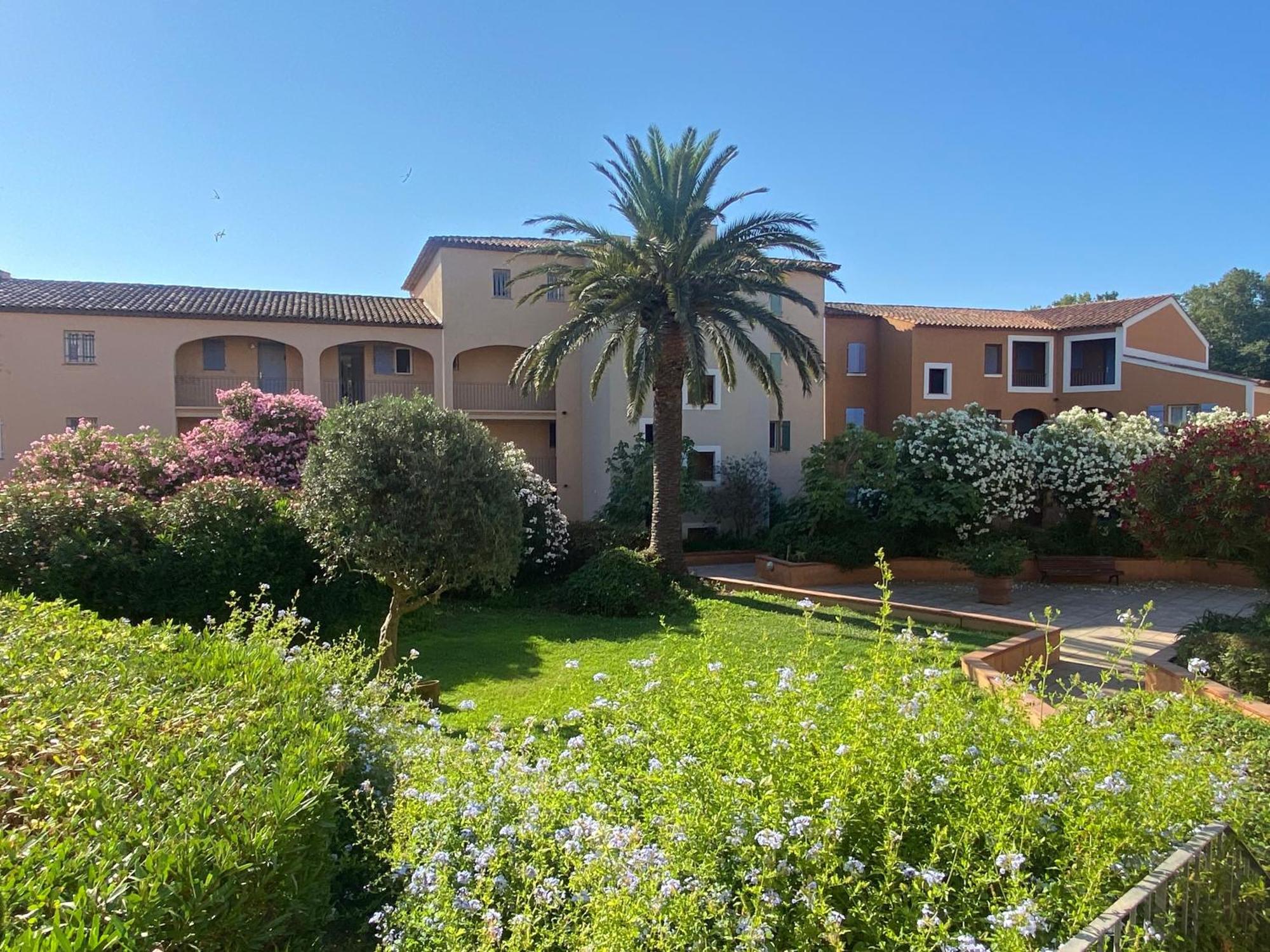 2 Bedrooms, 15 Min Walk To Beach, Ac, Pool & Fiber Internet In A Quiet, Private Gated Domain 5Kms To St Tropez Коголен Екстер'єр фото